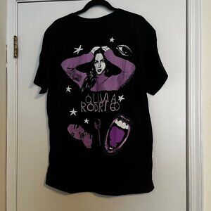 Olivia Rodrigo Size Large Graphic Tee NWT - Spencer’s